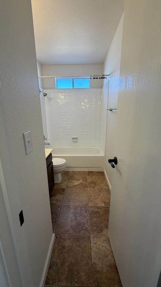 617 S Windsor - Photo 5 of 42