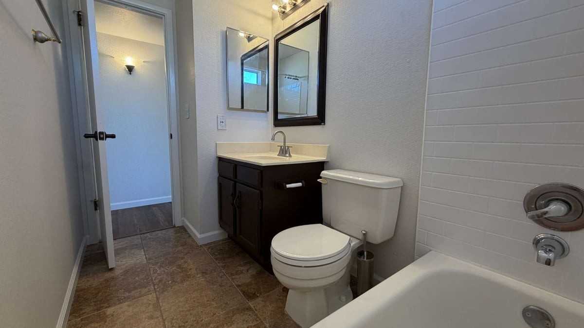 617 S Windsor - Photo 7 of 42