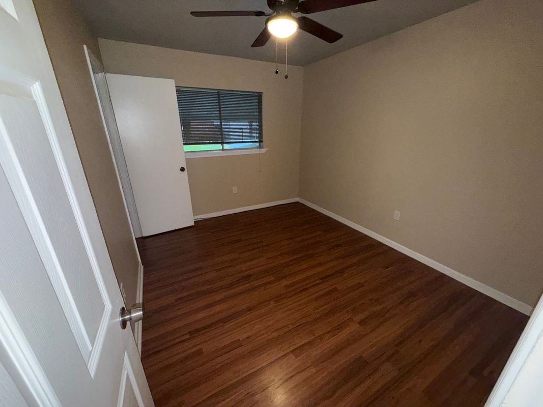 12246 Palmyra Dr - Photo 4 of 9