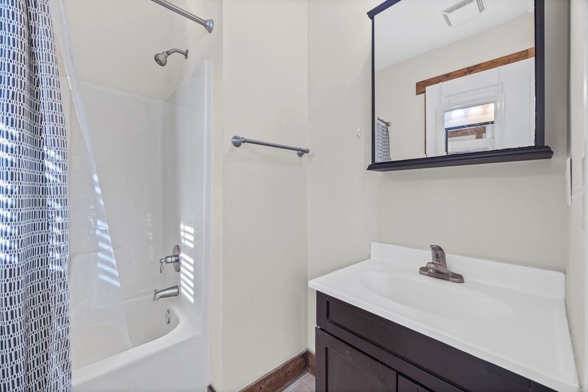 1733 Matheson Ave - Photo 2 of 33