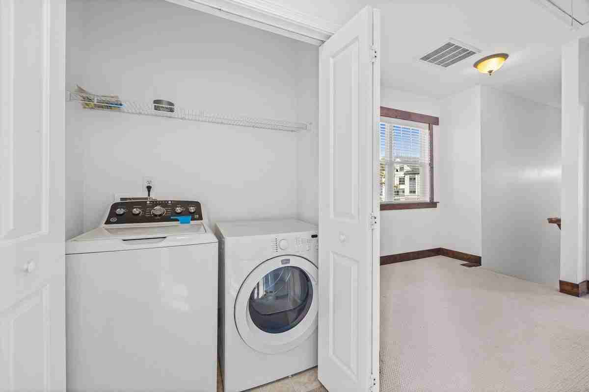 1733 Matheson Ave - Photo 5 of 33