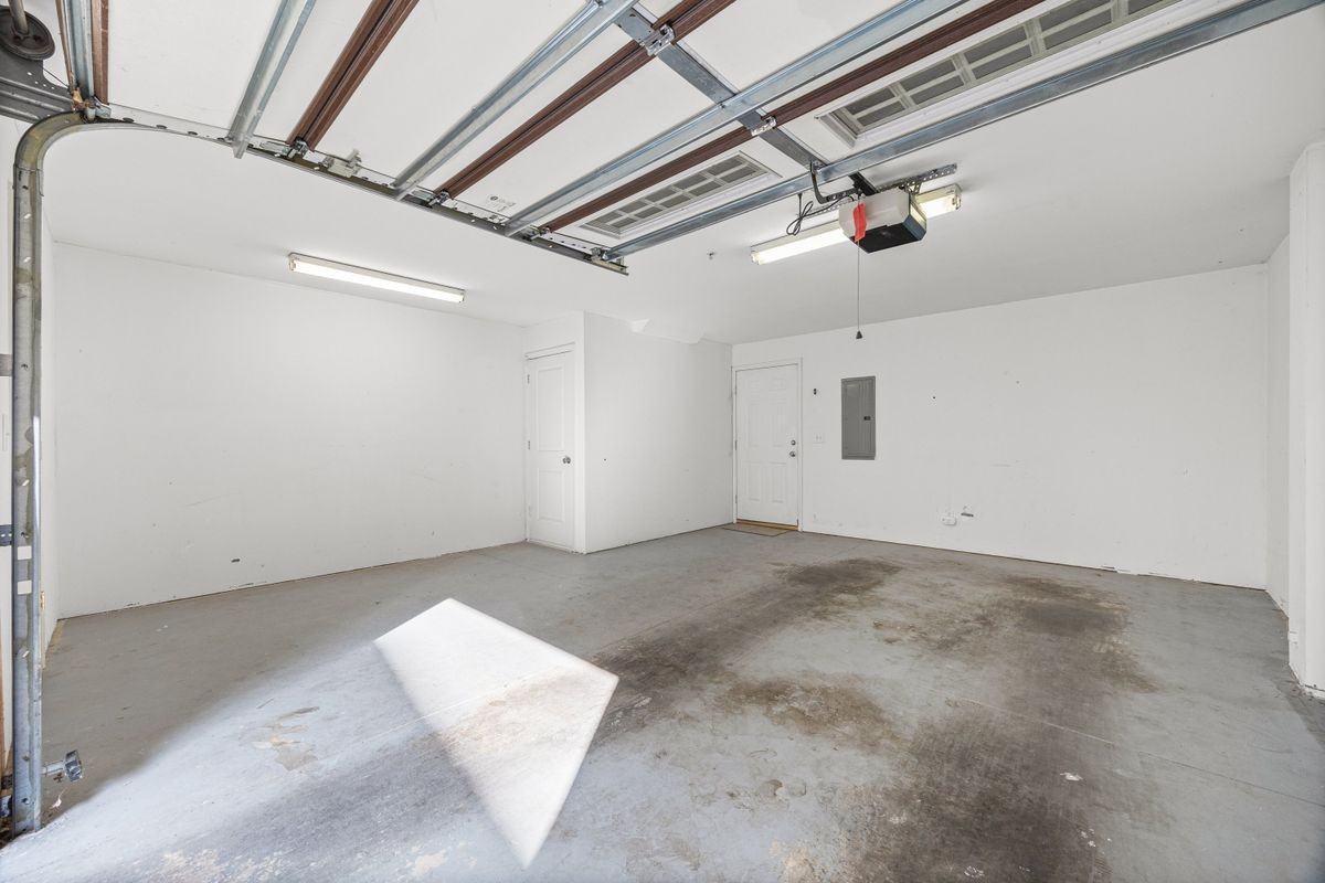 1733 Matheson Ave - Photo 6 of 33