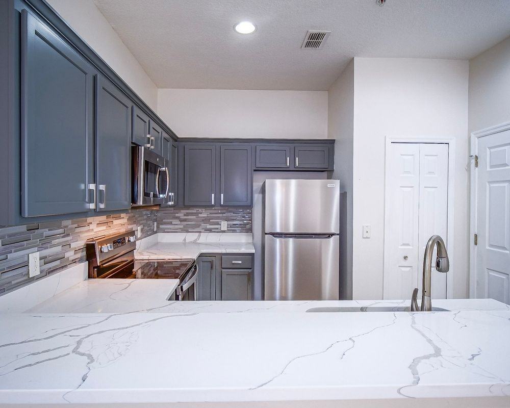 10033 Moorshire Cir - Photo 2 of 11