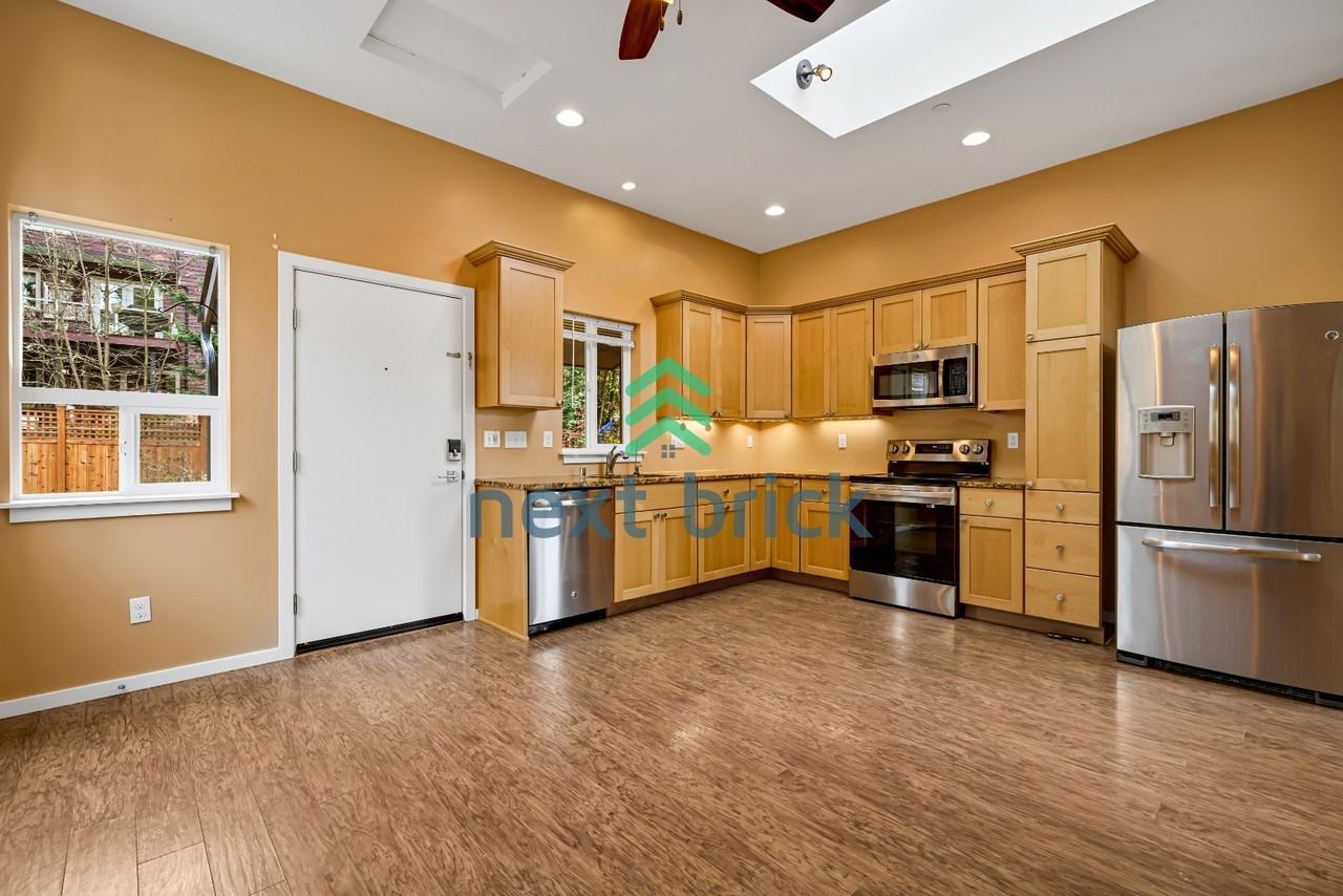 317 Ne 178th St #B - Photo 5 of 20