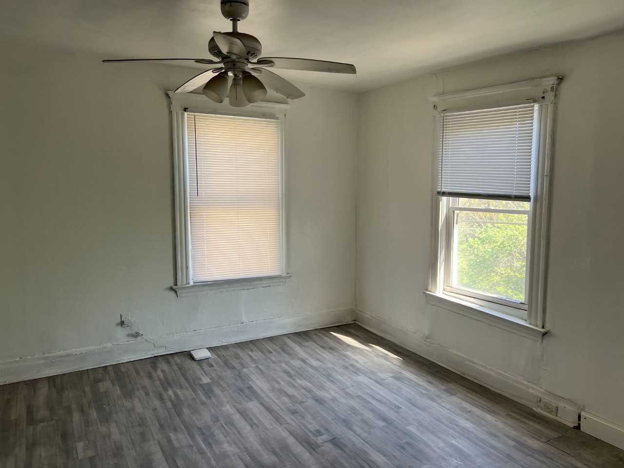 3056 Moosewood Ave - Photo 3 of 6