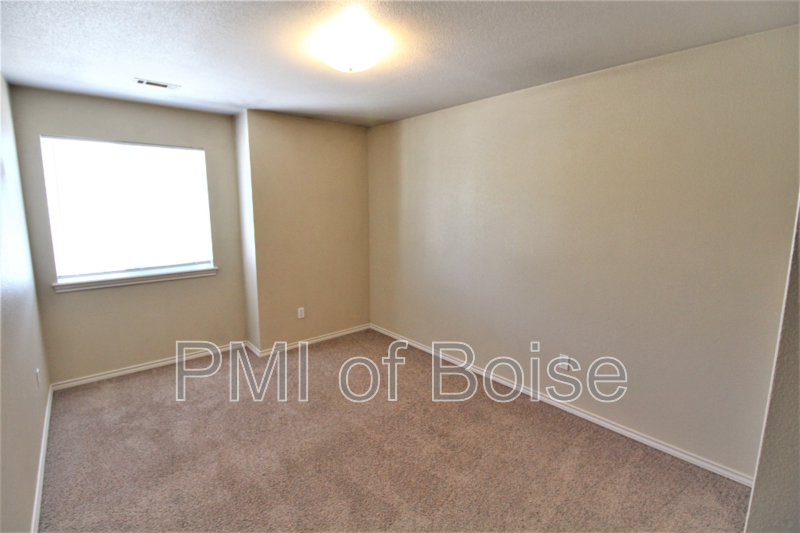 1031 E Iowa Ave #4 - Photo 7 of 15