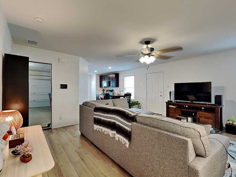 5603 Elwood Dr - Photo 3 of 15