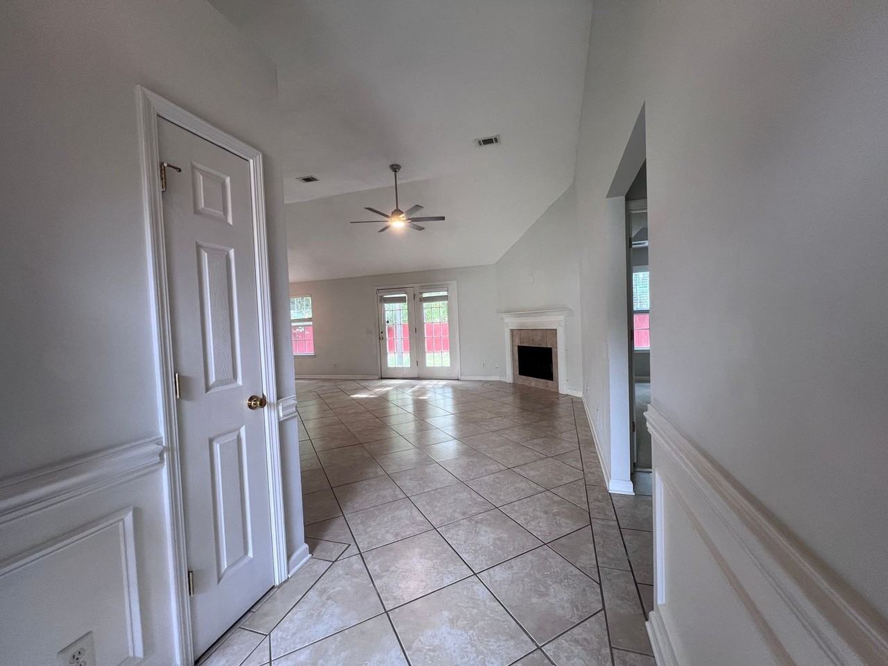 68 Carlisle Ln - Photo 2 of 22