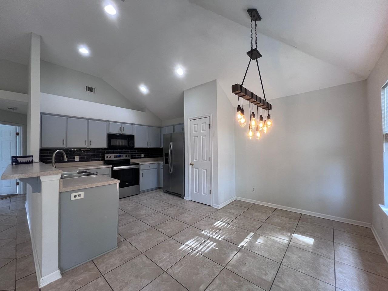 68 Carlisle Ln - Photo 5 of 22