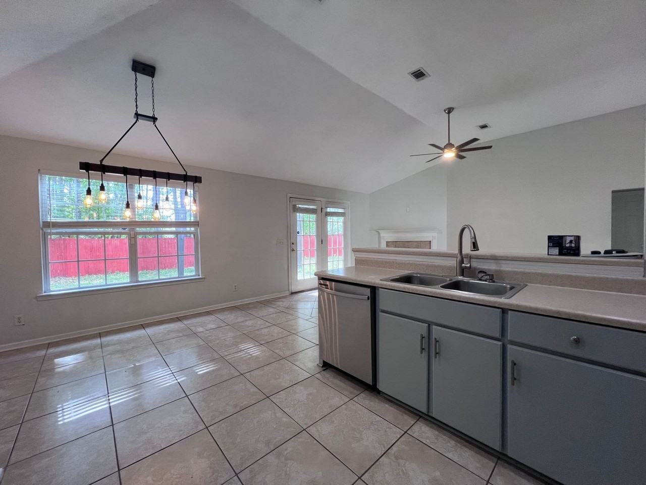 68 Carlisle Ln - Photo 7 of 22