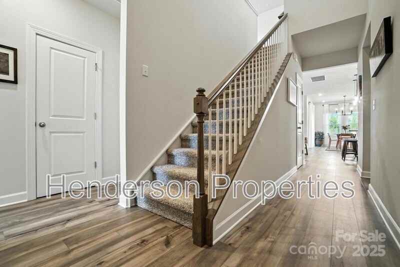 3140 Seville St - Photo 2 of 13