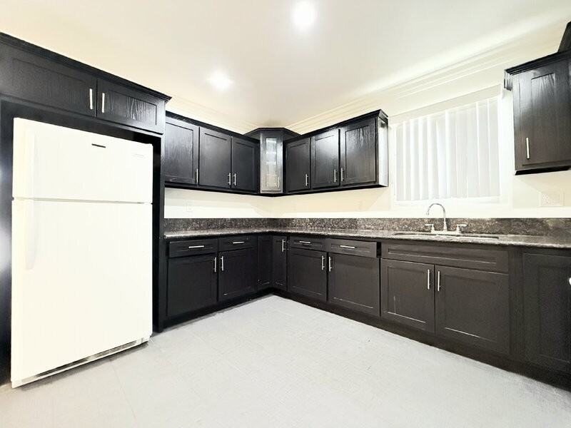 114 W 50th St - Photo 7 of 17