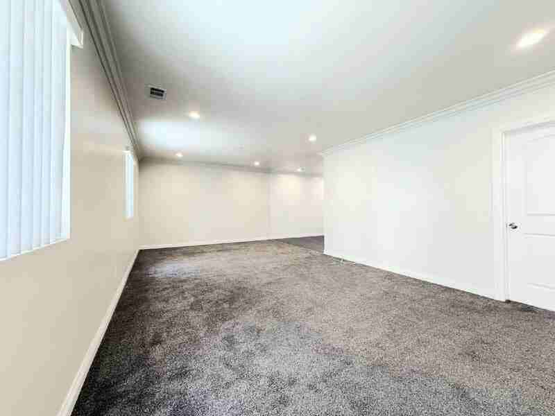 116 W 50th St - Photo 5 of 20