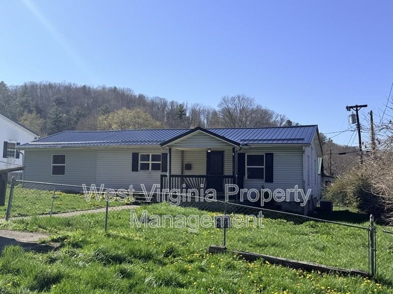 172 Sullivan Rd - Photo 2 of 20