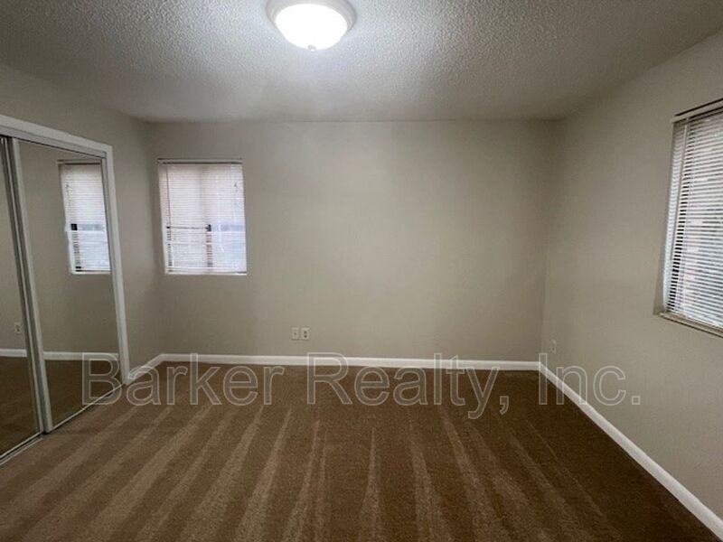 205 E Ransom St #1B - Photo 7 of 8