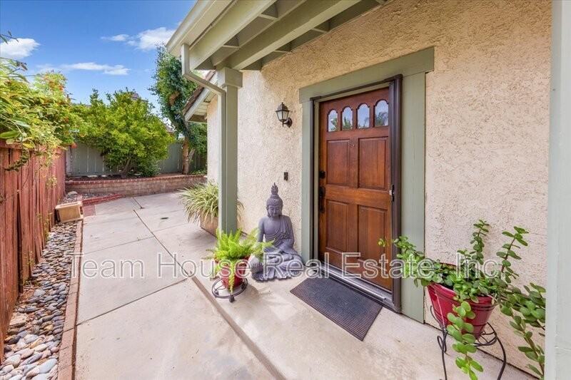 26076 Viento Ct - Photo 4 of 46