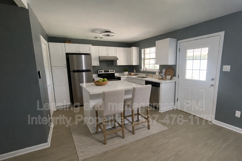 2339 Robley Dr - Photo 5 of 11