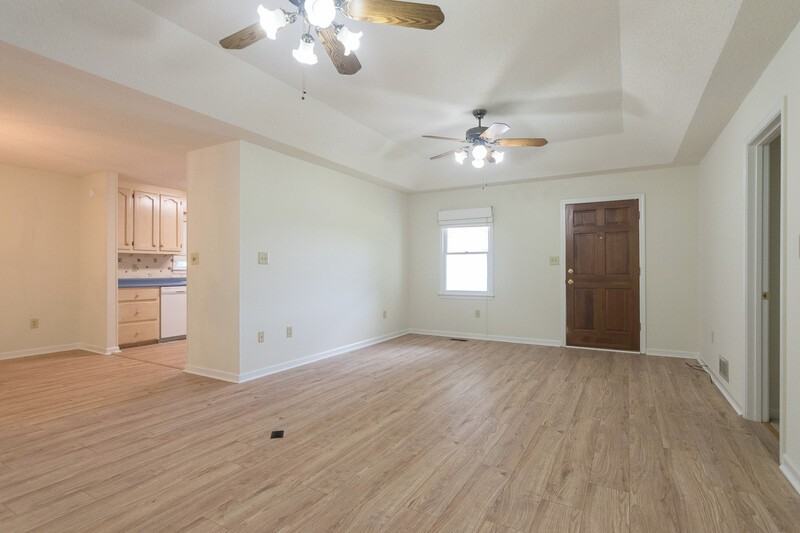 185 Weatherly Woods Dr - Photo 4 of 24