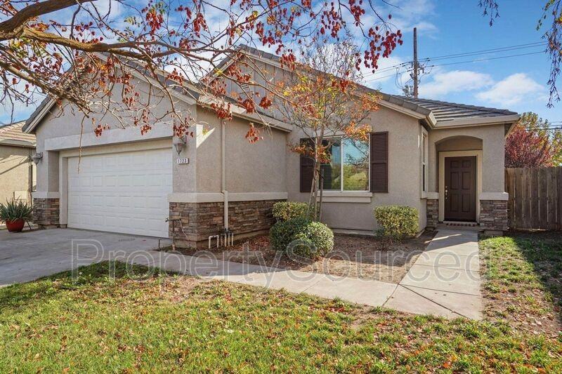 1723 Bermuda Pl - Photo 2 of 28