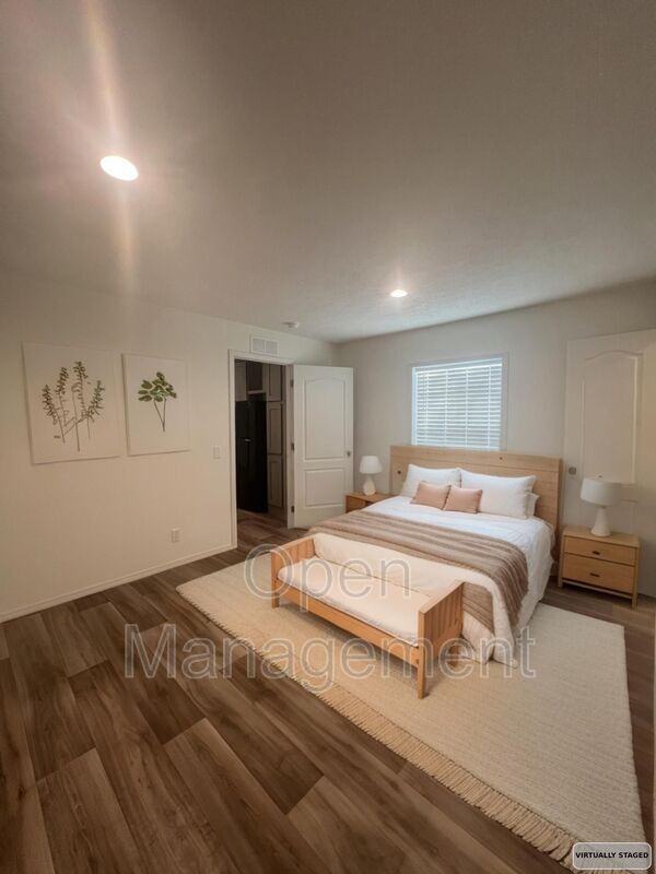 18-1015 Gibraltor Ave N - Photo 4 of 23