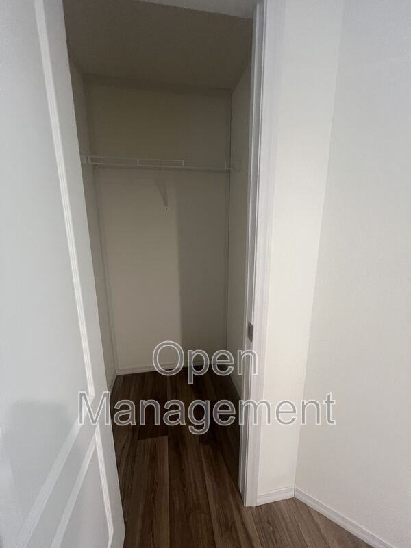 18-1015 Gibraltor Ave N - Photo 7 of 23