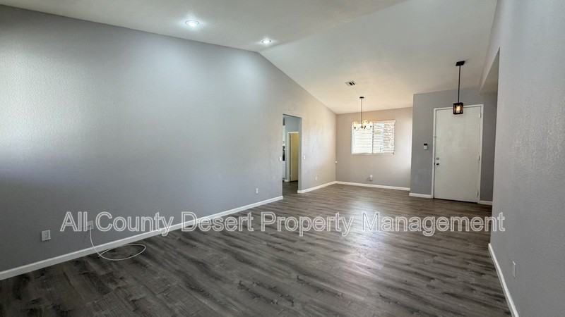 9591 Capiland Rd - Photo 4 of 31