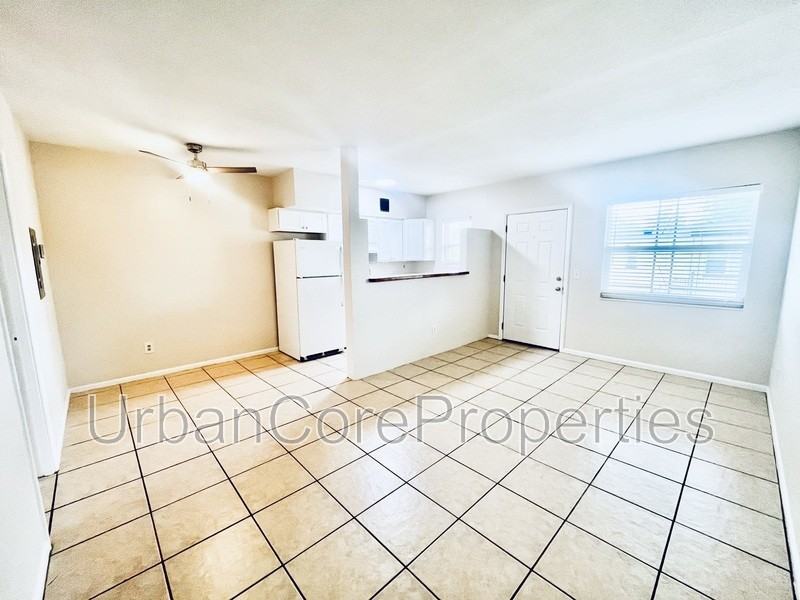 115 7th Ave N #9 - Photo 3 of 9