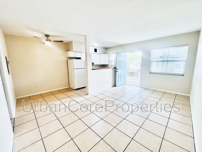 115 7th Ave N #9 - Photo 4 of 9