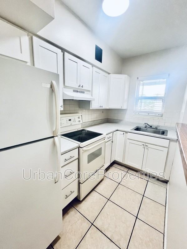 115 7th Ave N #9 - Photo 6 of 9