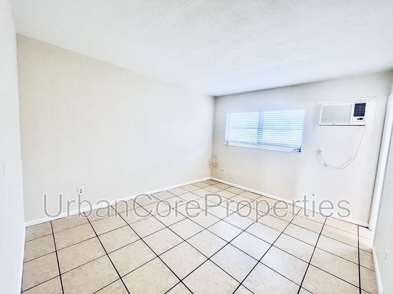 115 7th Ave N #9 - Photo 7 of 9