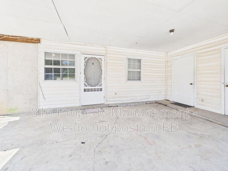 402 S Commercial Ave #B - Photo 2 of 19