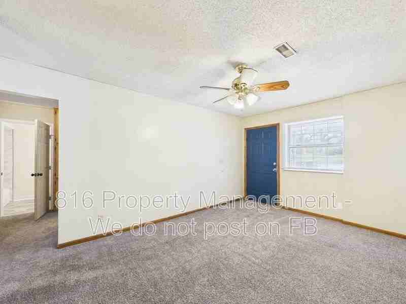 402 S Commercial Ave #B - Photo 5 of 19