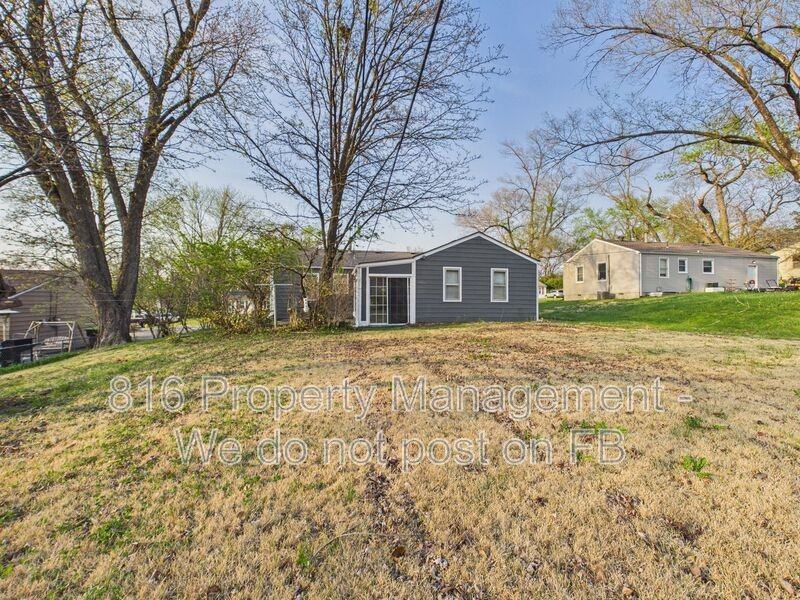 11307 E 77th Ter - Photo 4 of 30