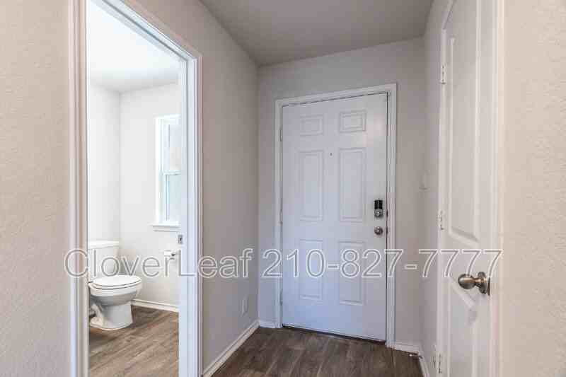 13736 Grapeland Gap - Photo 5 of 37