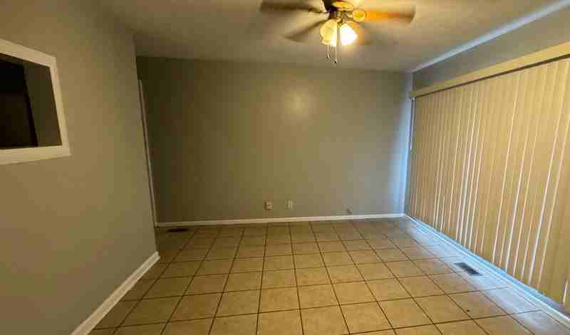 3226 Wellington Ave - Photo 3 of 8