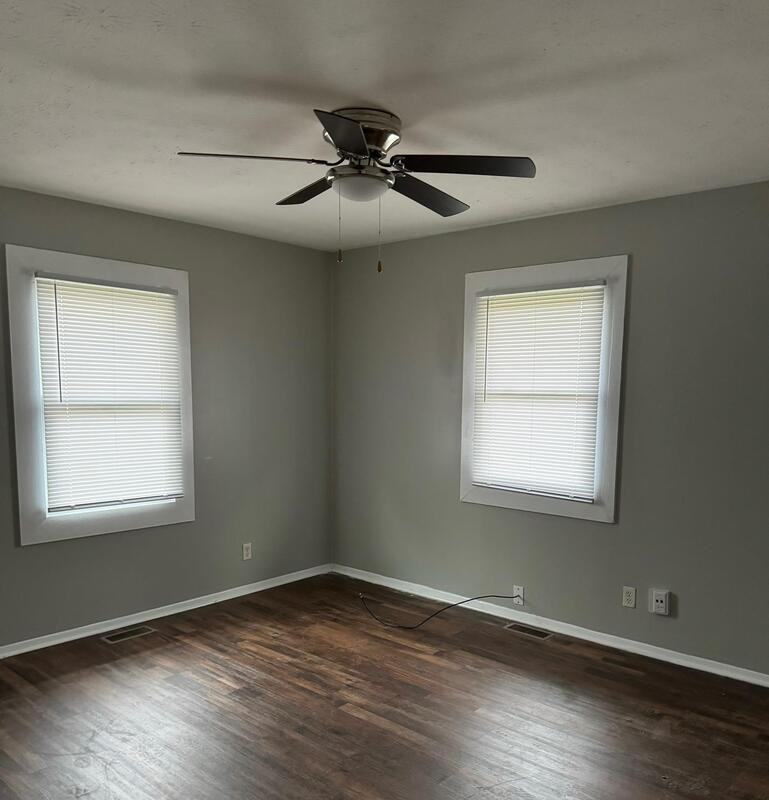 3226 Wellington Ave - Photo 6 of 8