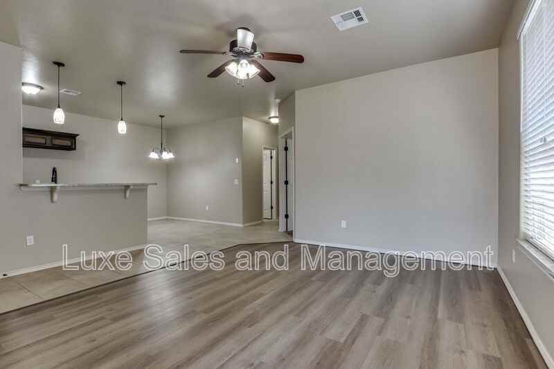 1312 Garden Gate Dr #B - Photo 4 of 41