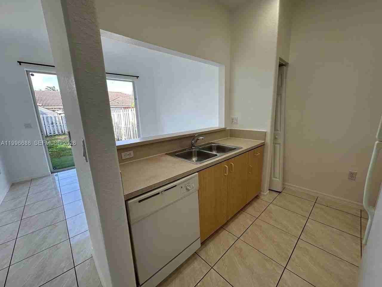 10985 Sw 239th Ter #0 - Photo 3 of 22