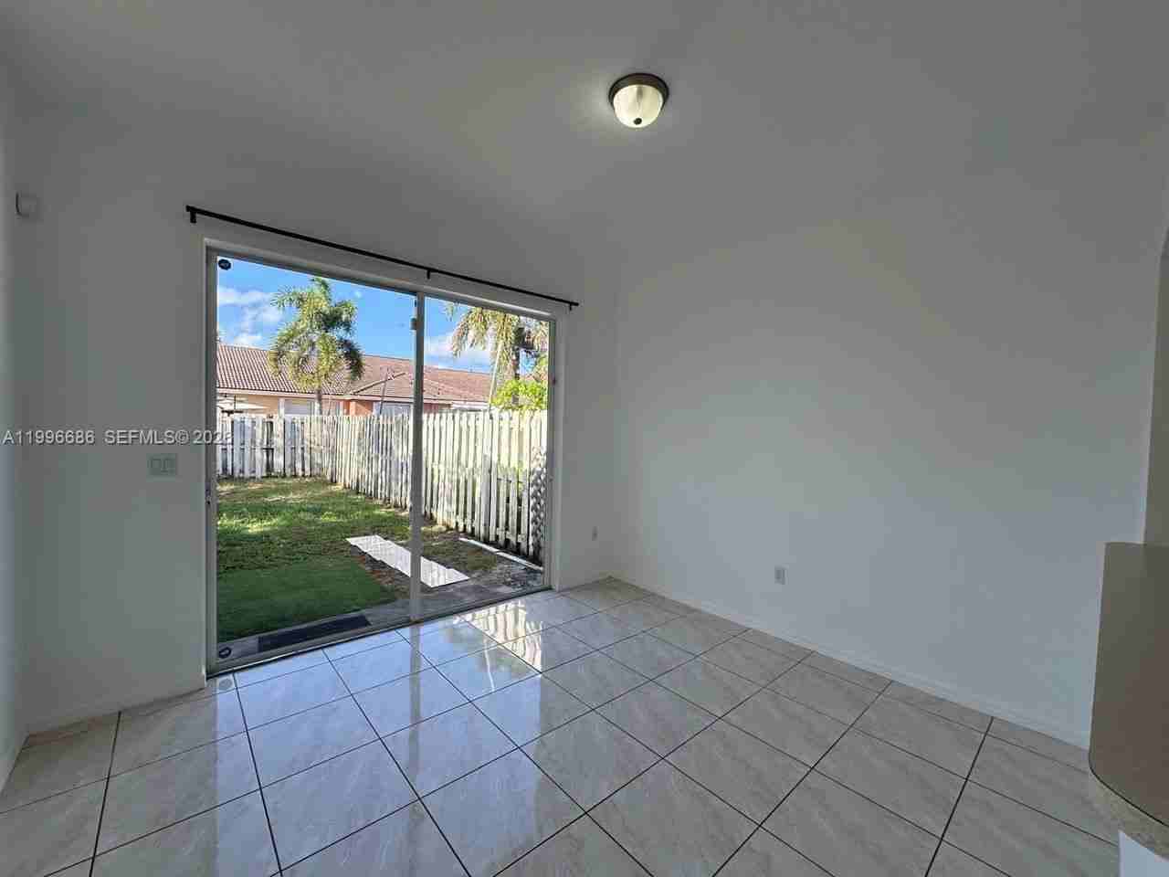 10985 Sw 239th Ter #0 - Photo 5 of 22