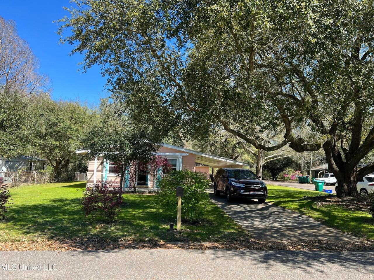 2 Fleetwood Pl - Photo 3 of 21