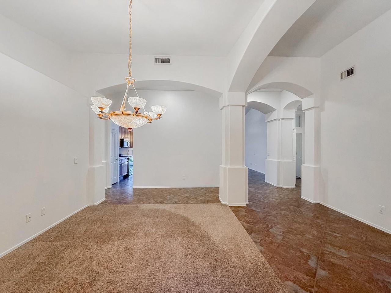 890 N Bullmoose Dr - Photo 7 of 42