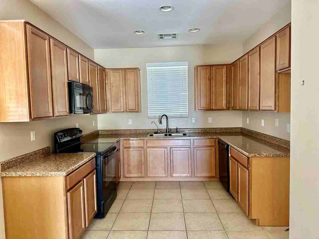 1796 W Half Moon Cir - Photo 6 of 9