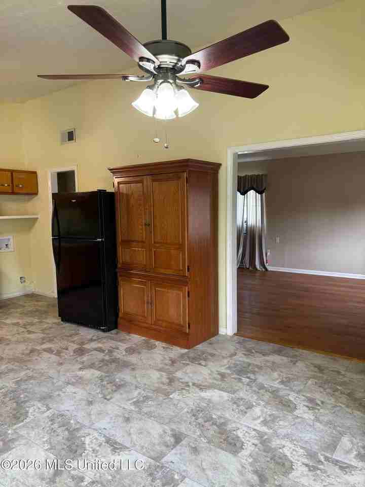 806 Bellevue St - Photo 2 of 12