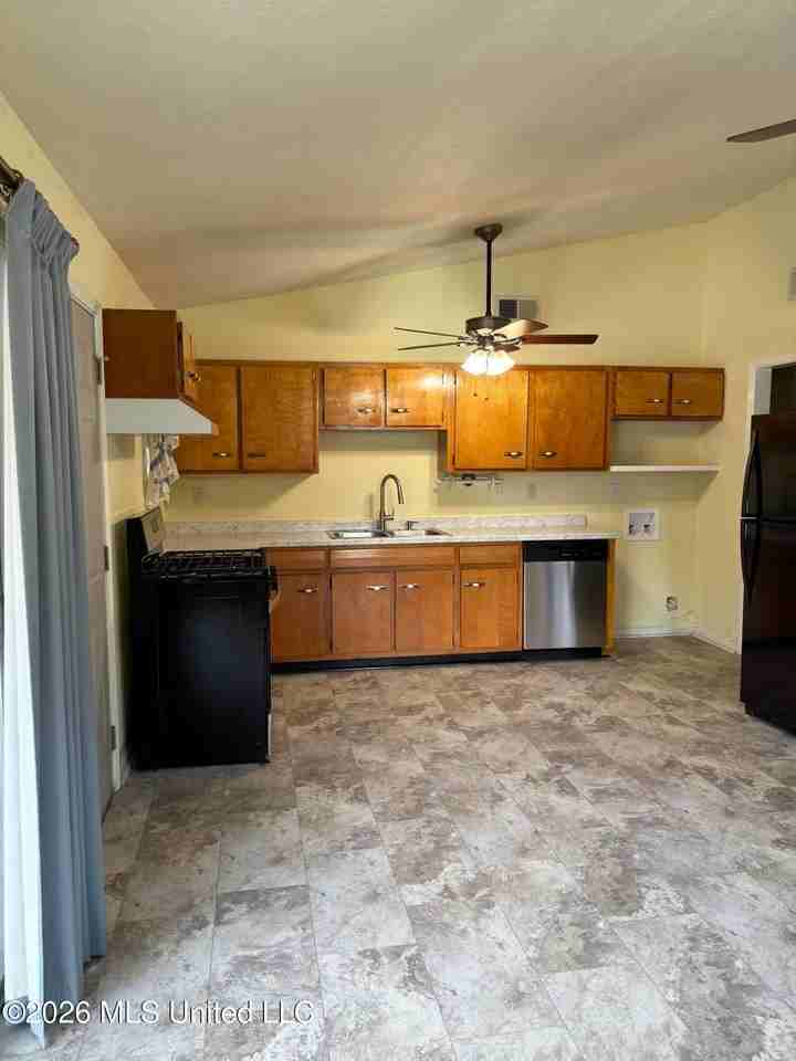 806 Bellevue St - Photo 5 of 12