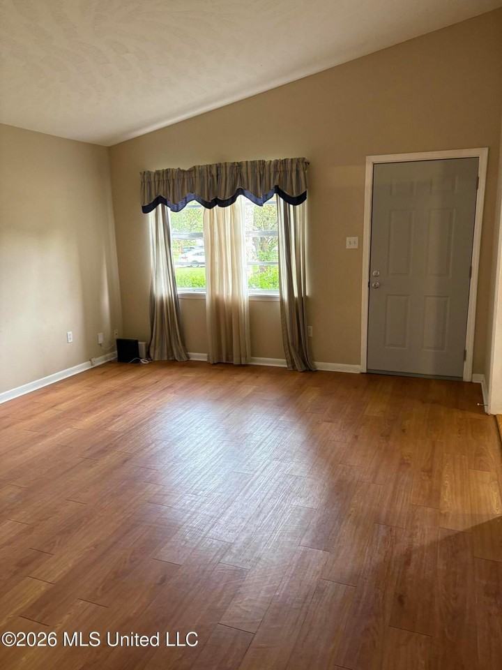 806 Bellevue St - Photo 6 of 12