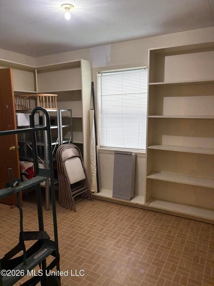 806 Bellevue St - Photo 7 of 12