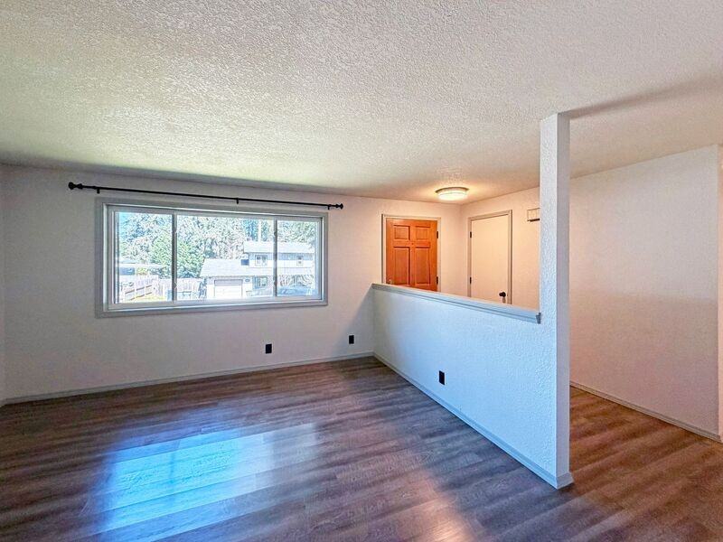 24712 Parkside Dr - Photo 3 of 19