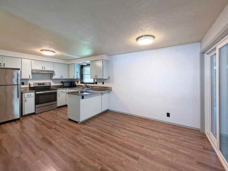 24712 Parkside Dr - Photo 4 of 19