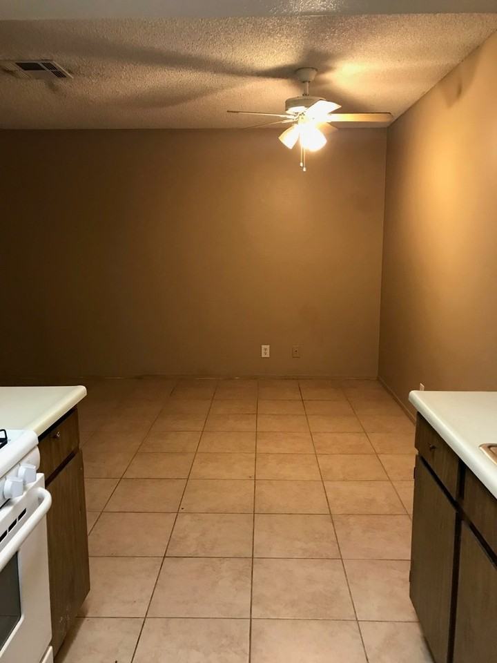 429 N Lamb Blvd - Photo 6 of 16