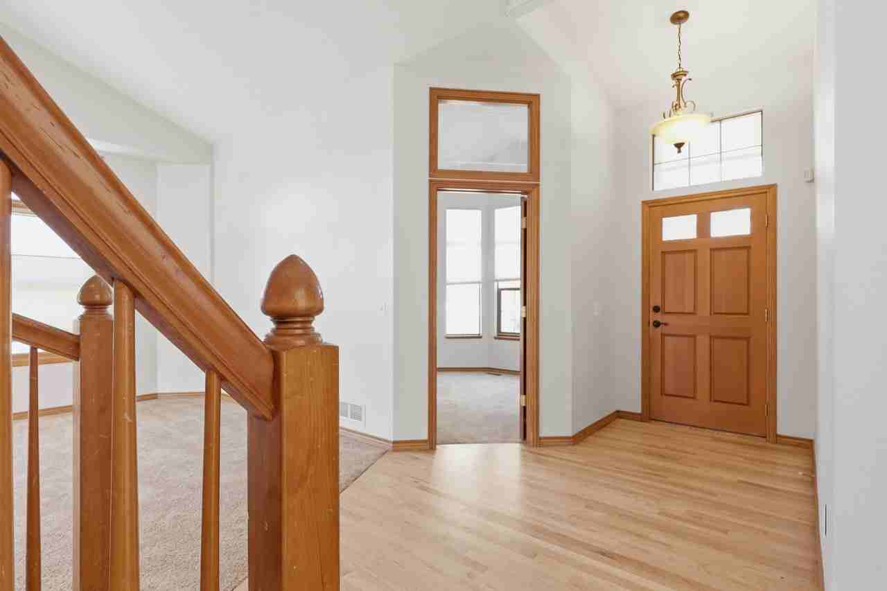 498 W Prestwick Way - Photo 3 of 39